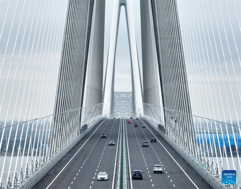 Changtai Jangtse-Brücke in Ostchina für den Verkehr freigegeben