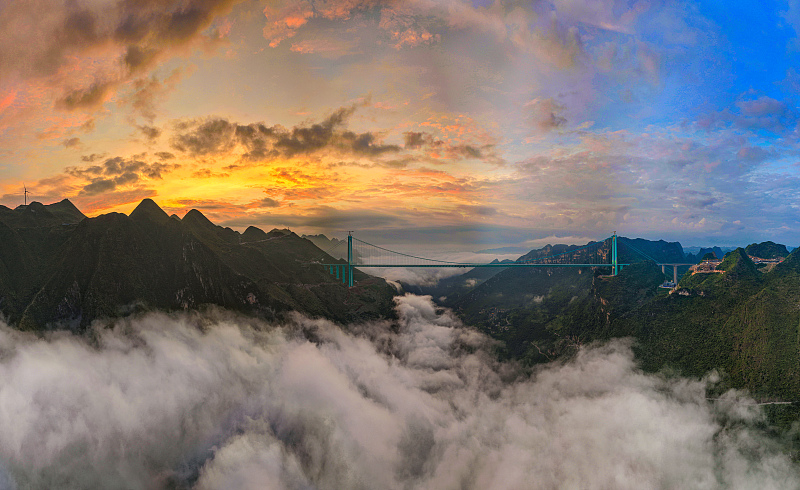 H?chste Brücke der Welt wird im Südwesten Chinas er?ffnet