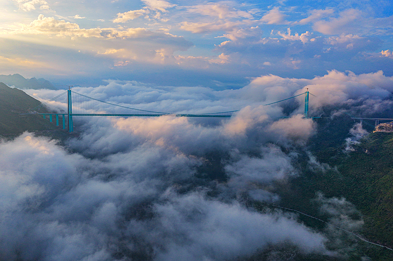 H?chste Brücke der Welt wird im Südwesten Chinas er?ffnet