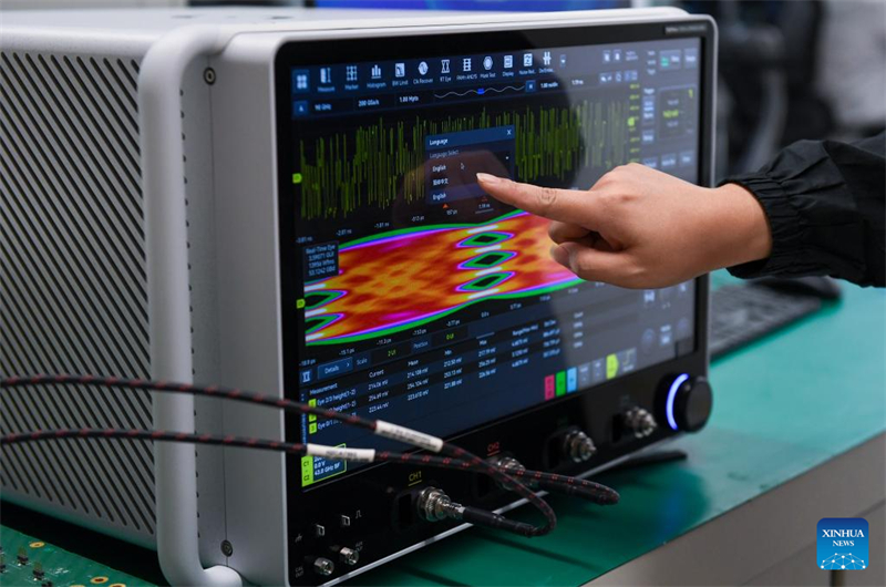 Chinas selbst entwickeltes 90-Gigahertz-Oszilloskop setzt neue Ma?st?be