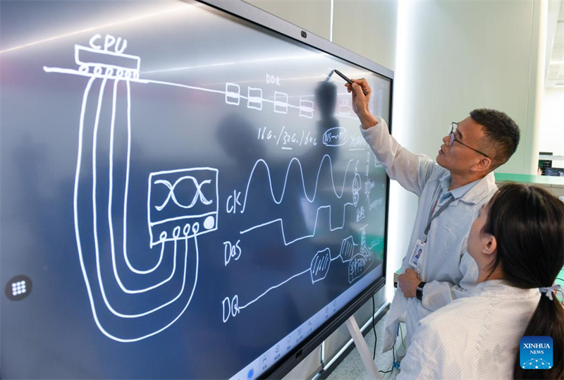 Chinas selbst entwickeltes 90-Gigahertz-Oszilloskop setzt neue Ma?st?be