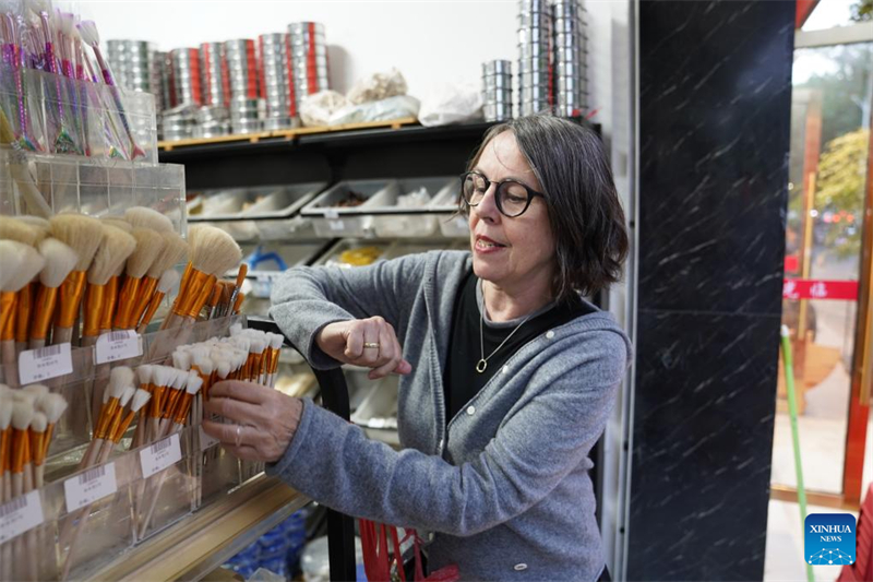 Deutsche Keramikkünstlerin l?sst sich in Chinas ?Porzellanhauptstadt“ inspirieren