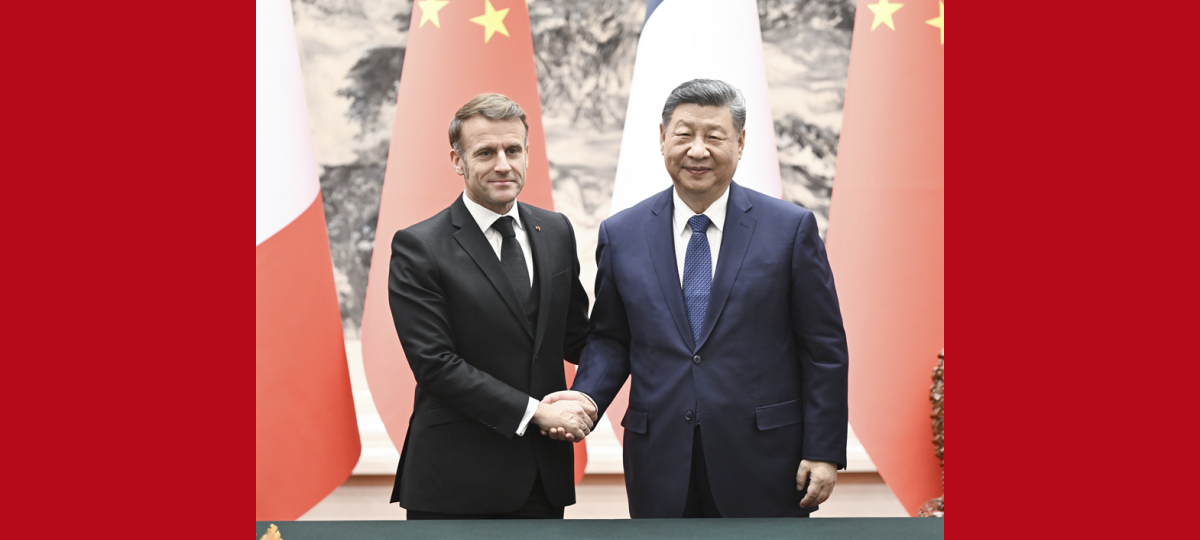 Xi Jinping und Emmanuel Macron treten gemeinsam vor Presse