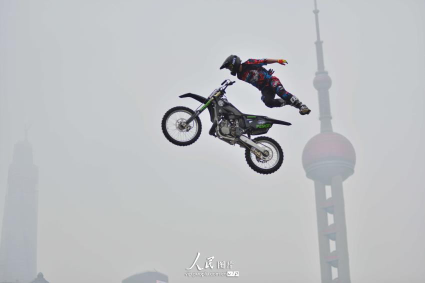 Extreme Motorrad-Show in Shanghai